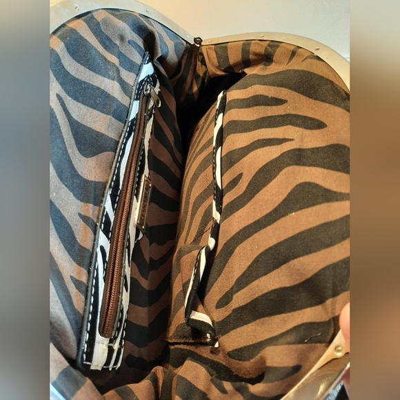 Hananel Bag with Flower, interior tiger print - Picture 3 of 15